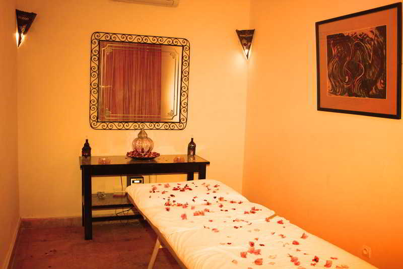 Sports and Entertainment
Sports and Entertainment
di Karam Palace