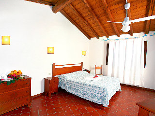 Room
Room
di Arbatax Park- Il Borgo Cala Moresca