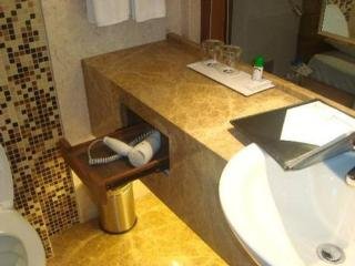 Room
Room
di Fortune Park D J Avenue