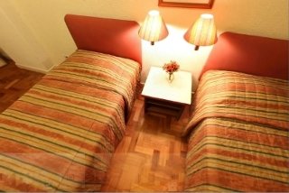 Room
Room
di Rojas All Suite