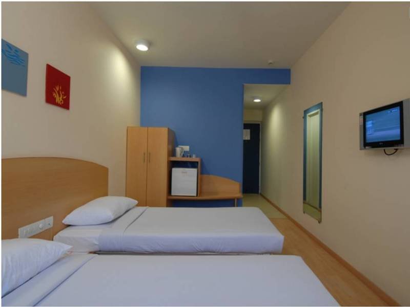 Room
Room
di Ginger Nashik