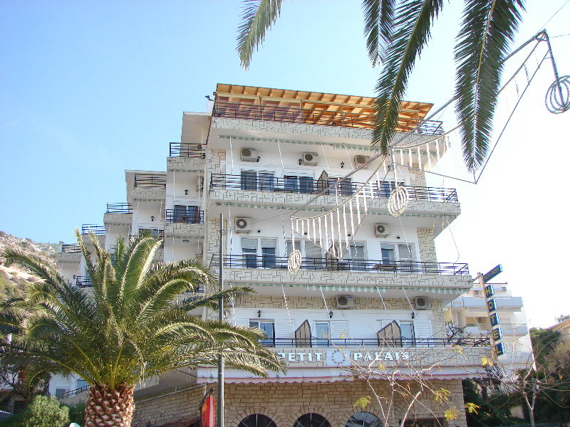 Petit Palais Hotel Loutraki コリンティアコス湾 Greece thumbnail