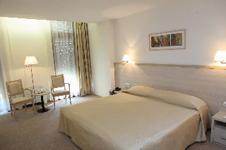 Room
Room
di Savoy Hotel