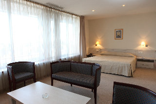 Room
Room
di Savoy Hotel