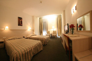 Room
Room
di Savoy Hotel