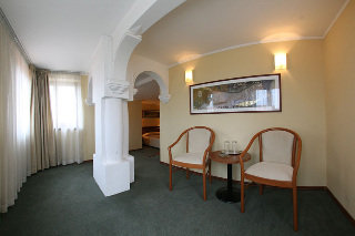 Room
Room
di Savoy Hotel