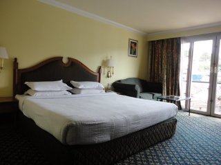 Room
Room
di Nahar's Nilgiris Hotel