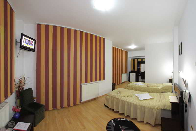 Room
Room
di Vila Select