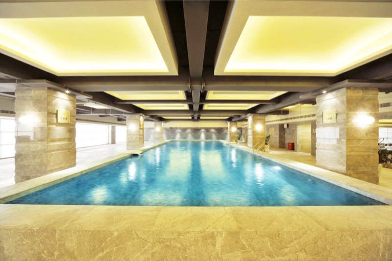 Pool
 di Royal Suites & Towers
