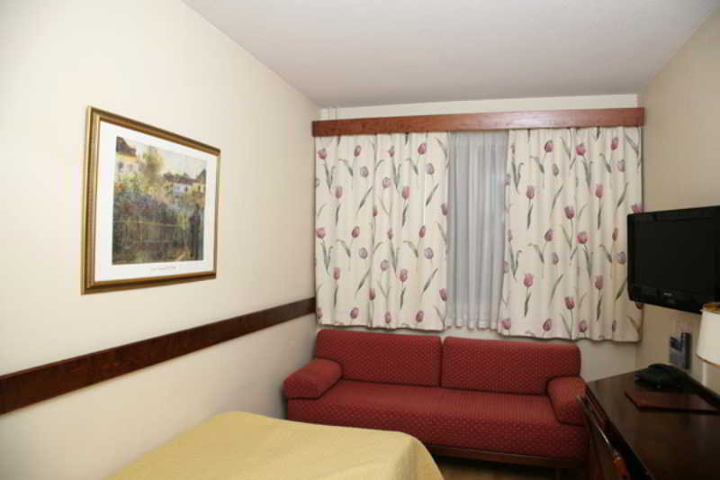 Room
 di CF Hotel