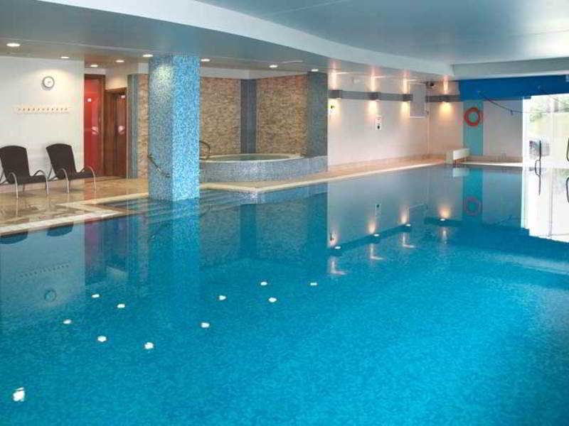 Pool
Pool
di The Cheltenham Chase