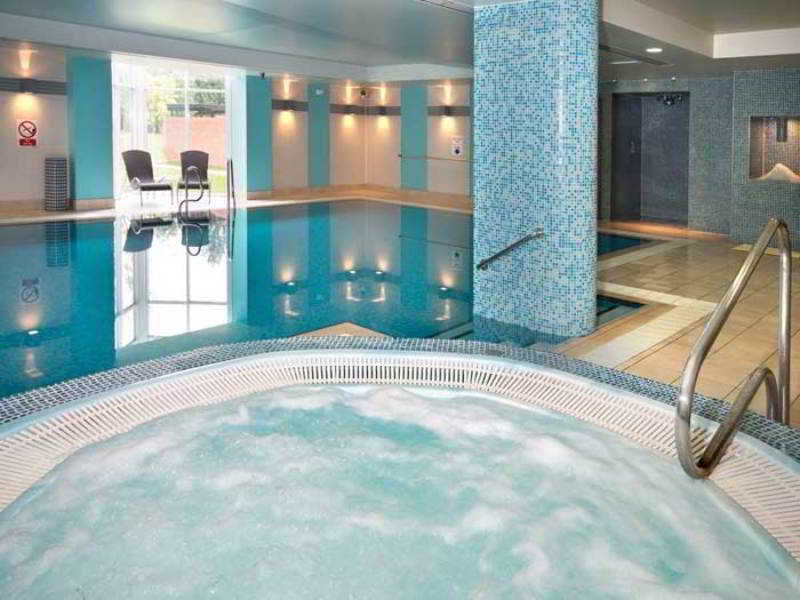 Pool
Pool
di The Cheltenham Chase