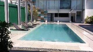 Pool
 di Century Hotel Angeles City