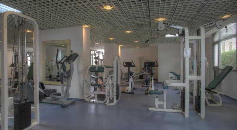 Sports and Entertainment
Sports and Entertainment
di Al Diar Siji Hotel