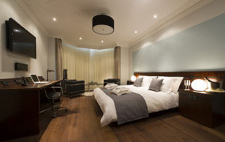 Room
Room
di The Claremont