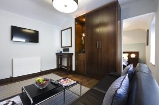 Room
Room
di The Claremont