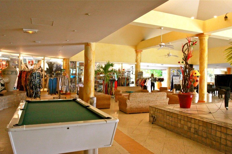 Sports and Entertainment
Sports and Entertainment
di Karibea Beach Resort (Salako)