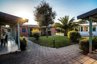 Room
Room
di Nuovo Natural Village