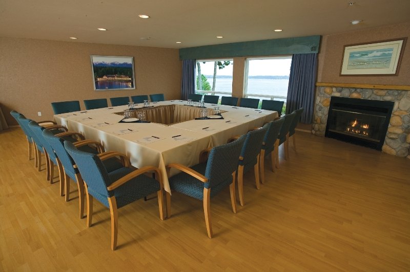 Conferences
 di Kingfisher Oceanside Resort & Spa