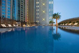 Pool
 di Sofitel Abu Dhabi Corniche