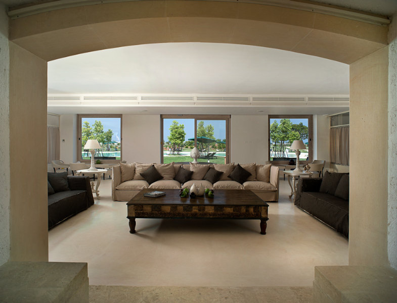 Lobby
Lobby
di Furnirussi Tenuta