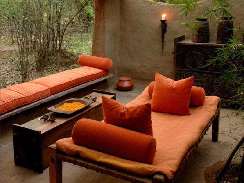 Sports and Entertainment
Sports and Entertainment
di Mahua Kothi