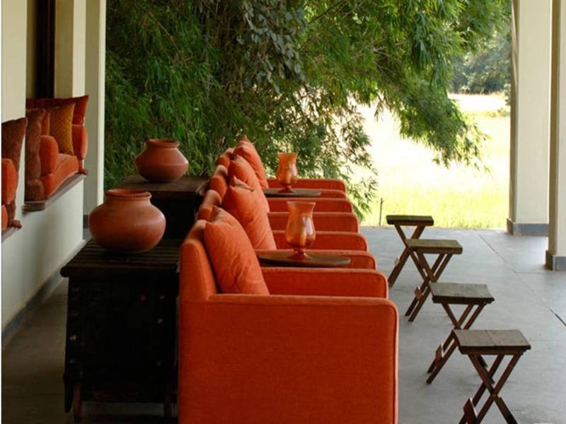 Sports and Entertainment
Sports and Entertainment
di Mahua Kothi