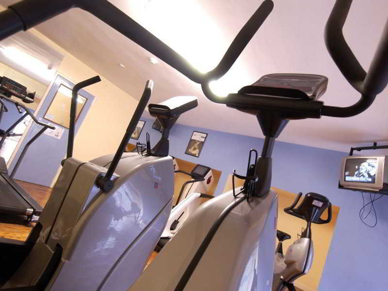 Sports and Entertainment
Sports and Entertainment
di The Royal Hotel Scarborough