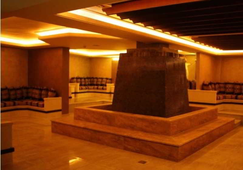 Sports and Entertainment
Sports and Entertainment
di Seven Wonders Hotel Petra