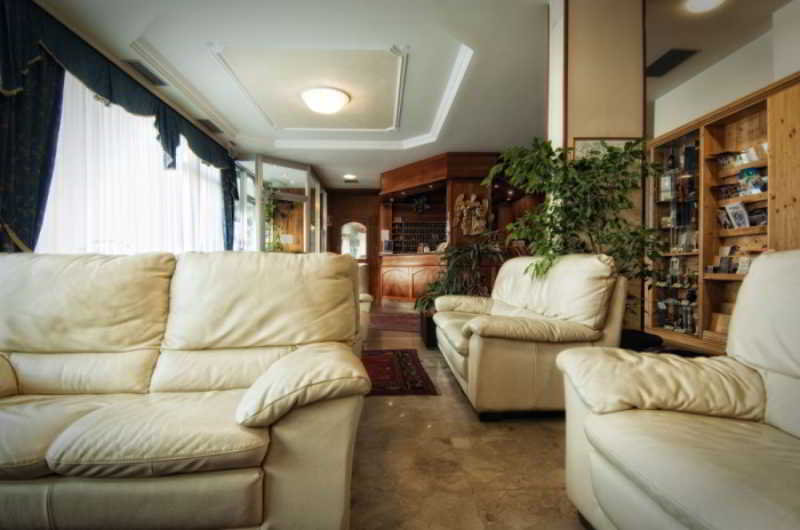 Lobby
Lobby
di Everest Hotel