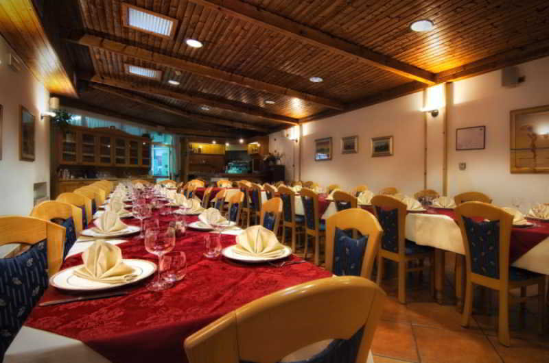 Restaurant
Restaurant
di Everest Hotel