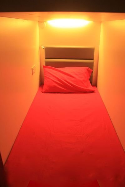 Room
 di Capsules @ The Little Red Dot