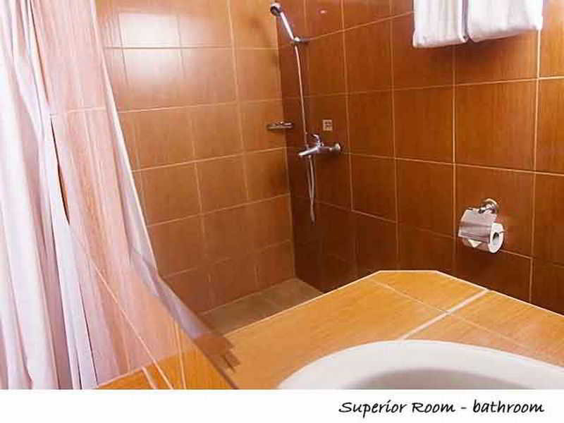 Room
Room
di Hotel La Corona De Lipa