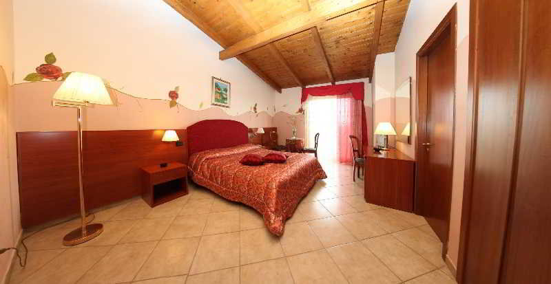 Room
Room
di Hotel Liternum