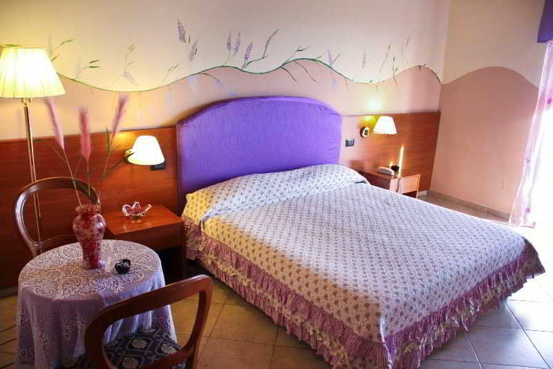 Room
Room
di Hotel Liternum