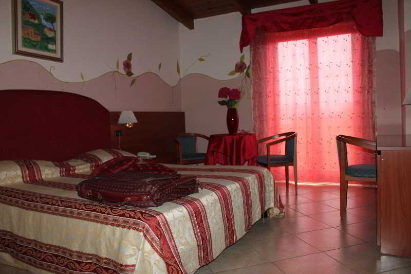 Room
Room
di Hotel Liternum