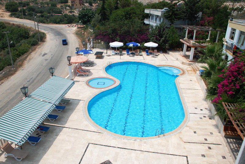 Pool
Pool
di Calamie Hotel