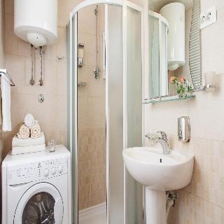 Room
Room
di Central Square Apartment