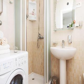 Room
Room
di Central Square Apartment