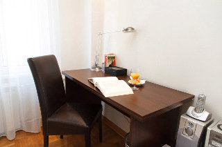 Room
Room
di Central Square Apartment