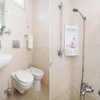 Room
Room
di Central Square Apartment