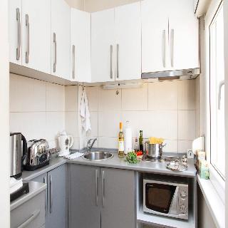 Room
Room
di Central Square Apartment