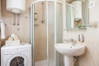 Room
Room
di Central Square Apartment