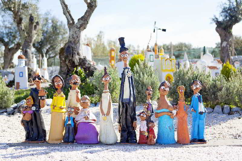 Sports and Entertainment
Sports and Entertainment
di Casa do Plátano