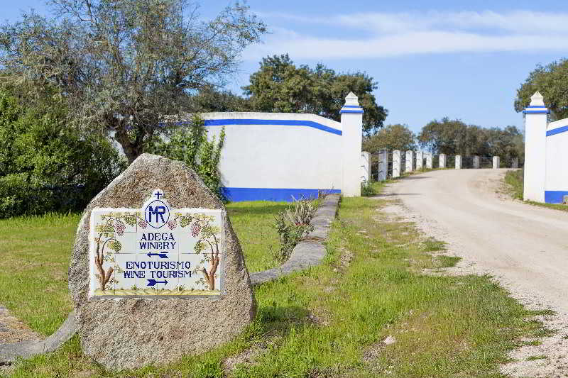 Sports and Entertainment
Sports and Entertainment
di Casa do Plátano