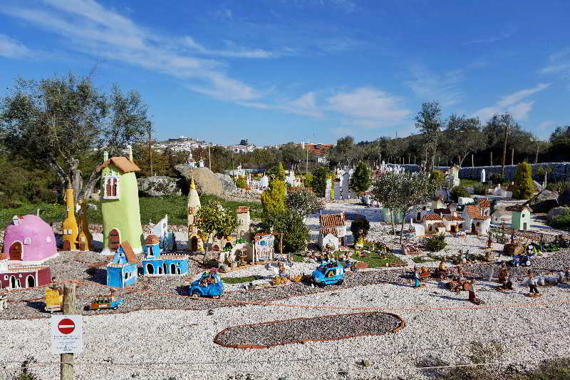 Sports and Entertainment
Sports and Entertainment
di Casa do Plátano