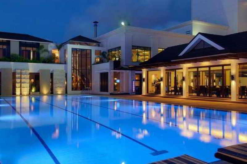 Pool
Pool
di Marco Polo Davao