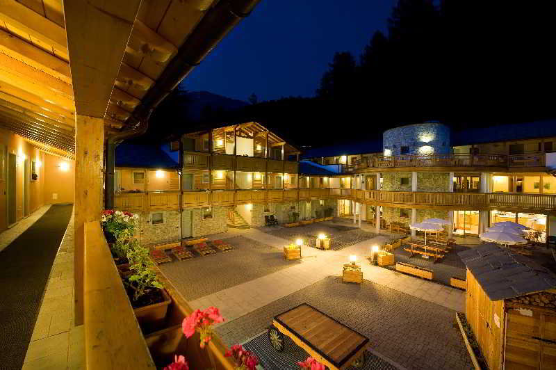 General view
General view
di Boscone Suite Hotel