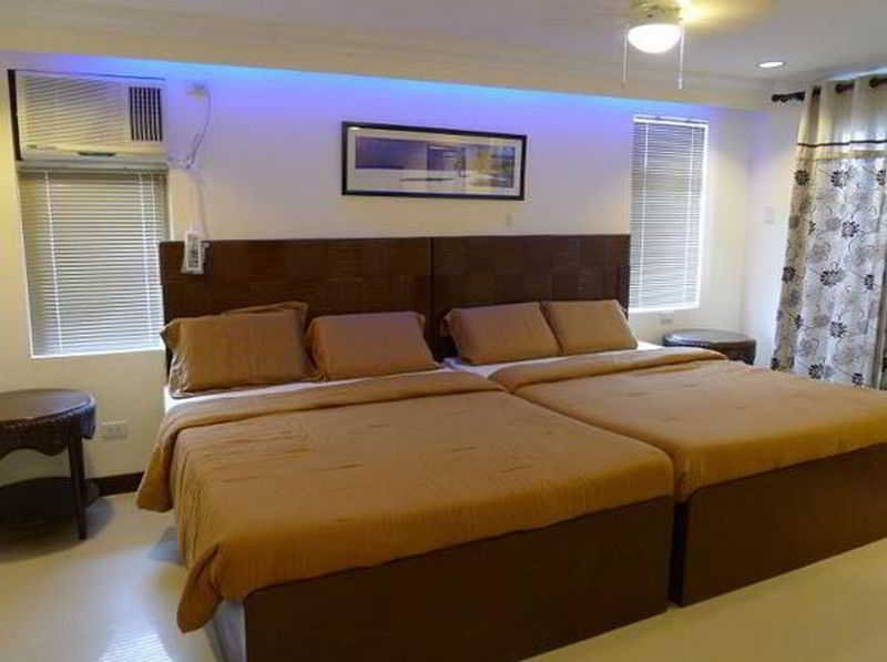 Room
 di BlueFins Resort