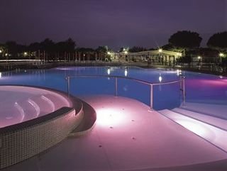 Pool
Pool
di The Garda Village
